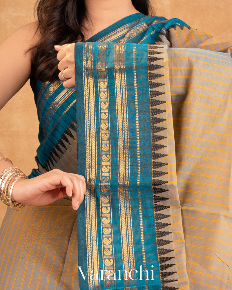  Contrast Zari Border
