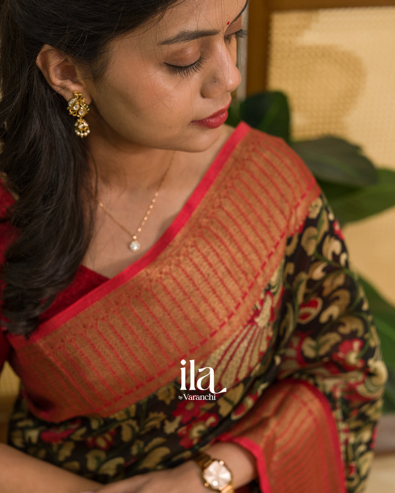 Elegant Contrast Zari Border