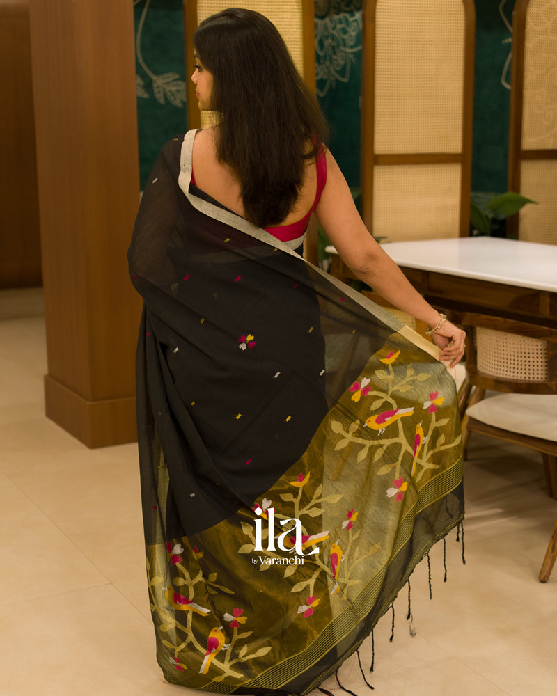 Graceful Paithani-Style Pallu